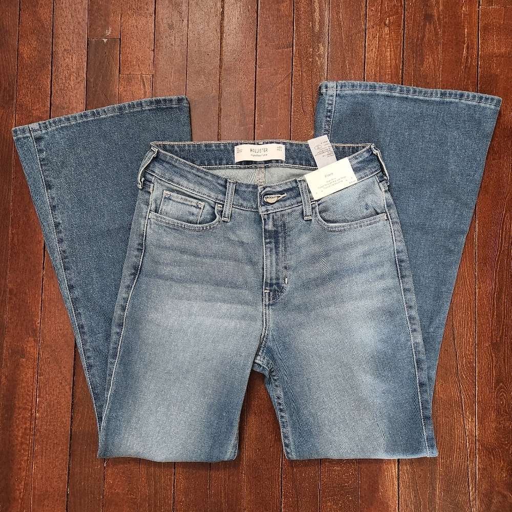 NWT Hollister High-Rise Medium Wash Flare Jeans – Size 6 Short (28W, 30” Inseam) - Picture 3 of 10